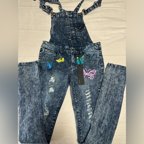Girls Jean Romper with butterflies. Brand new with tags. Overalls jumper - Picture 1 of 4